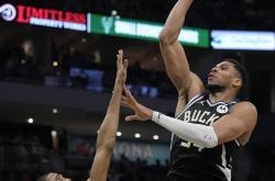 爱游戏体育官网-雄鹿临时调整首发阵容，迎来胜利