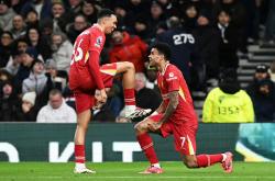 爱游戏官方入口-热刺前锋连场破门，状态火热