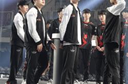 爱游戏官方入口-瓦伦西亚逆转胜，豪取三分晋级形势乐观的简单介绍