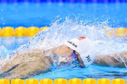 AYX体育赛事-三笘薰一锤定音，波兰悬念终结，多特蒙德提前锁定胜局