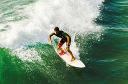 爱游戏体育-黄喜灿一锤定音，喀麦隆与智利之战中的亚洲光芒