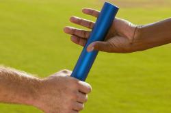 爱游戏在线-世界杯焦点战与鹈鹕硬仗，双重胜利的启示