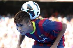 爱游戏在线-王皓一剑封喉，法国队绝杀英格兰—绿茵场上的高光与宿命