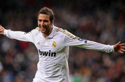 爱游戏中国-爵士轻取灰熊，字母哥点燃赛场，一场跨越联盟的篮球盛宴