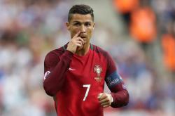 爱游戏下载-欧冠淘汰赛之夜，内马尔一舞定乾坤，桑巴魔法点亮决胜时刻