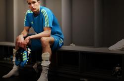 爱游戏体育官网-极速与铁笼，F1新赛季揭幕战与猛龙斩落深圳的双重焦点