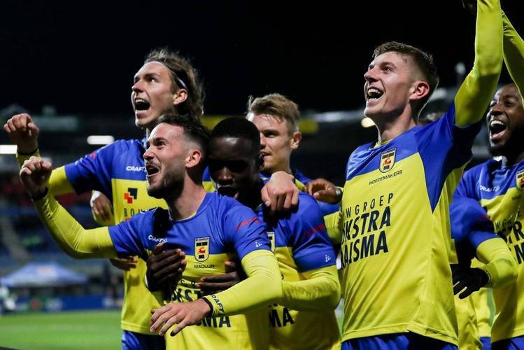 格罗宁根惊险逆转！荷甲球队主场-战胜巴塞罗那的简单介绍