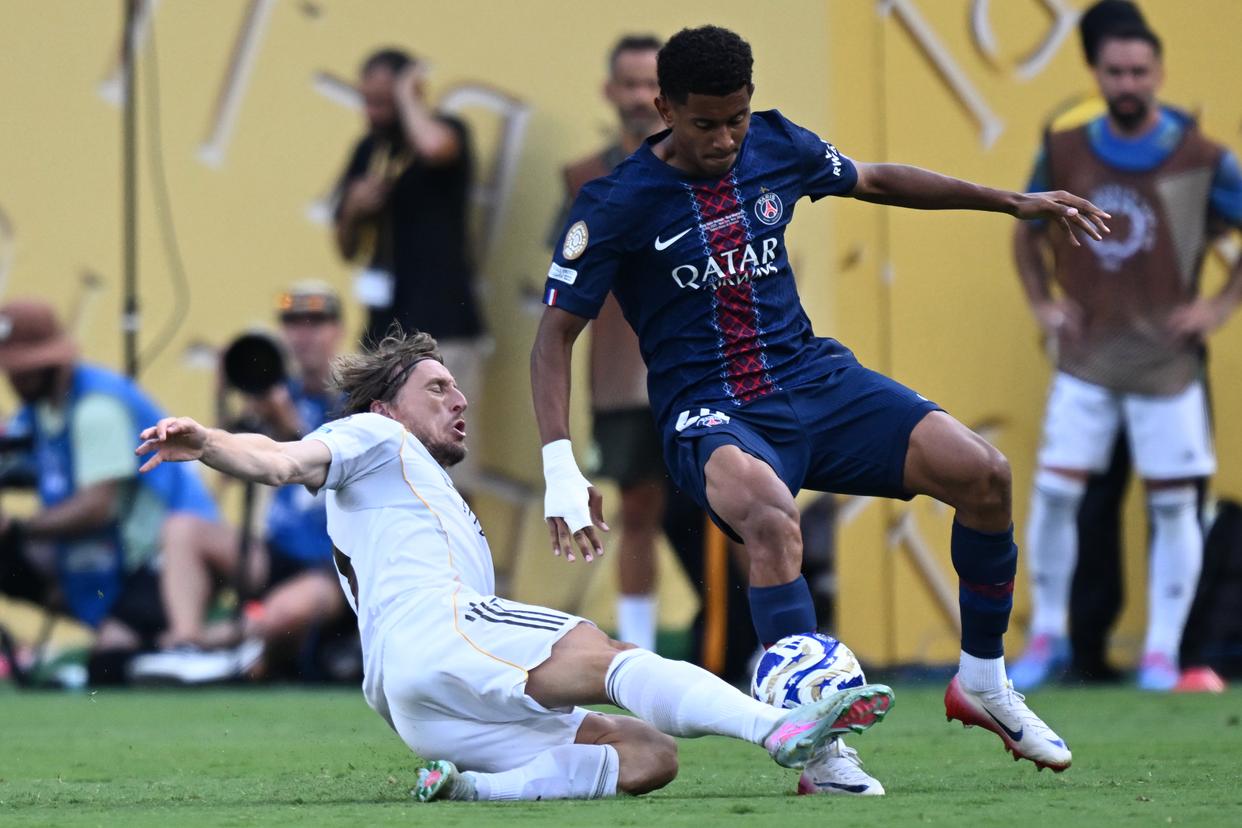 巴黎圣日耳曼在法国足球联赛中继续领先 巴黎圣日耳曼在法国足球联赛中继续领先