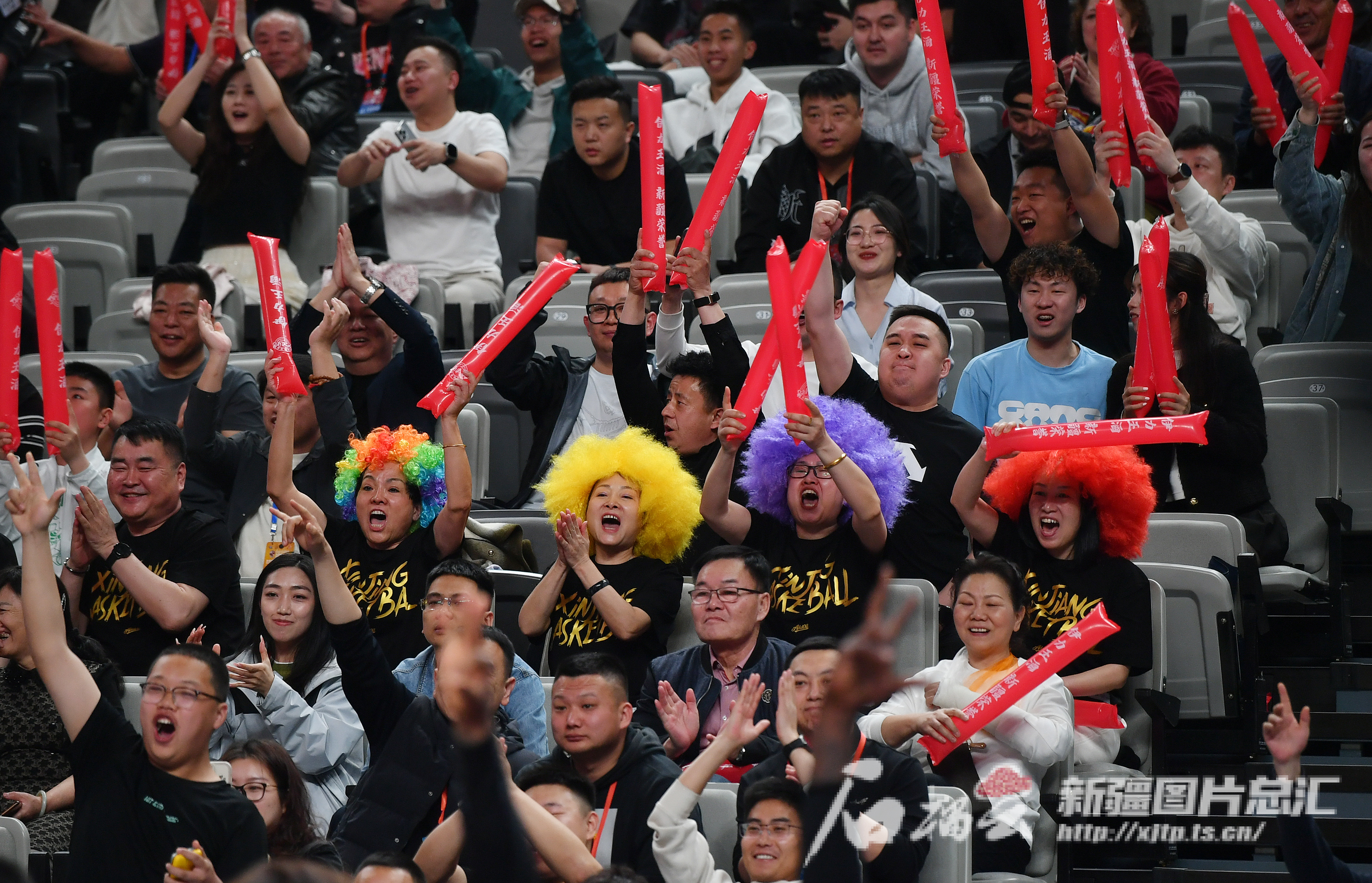 关于昨晚比赛收视率飙升,观众疯狂为之欢呼的信息 关于昨晚比赛收视率飙升,观众疯狂为之欢呼的信息