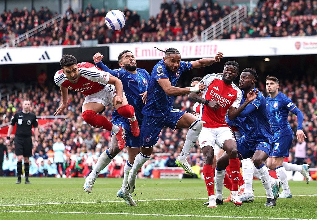 阿森纳客场逆转胜利,欧战希望再现的简单介绍 阿森纳客场逆转胜利,欧战希望再现的简单介绍