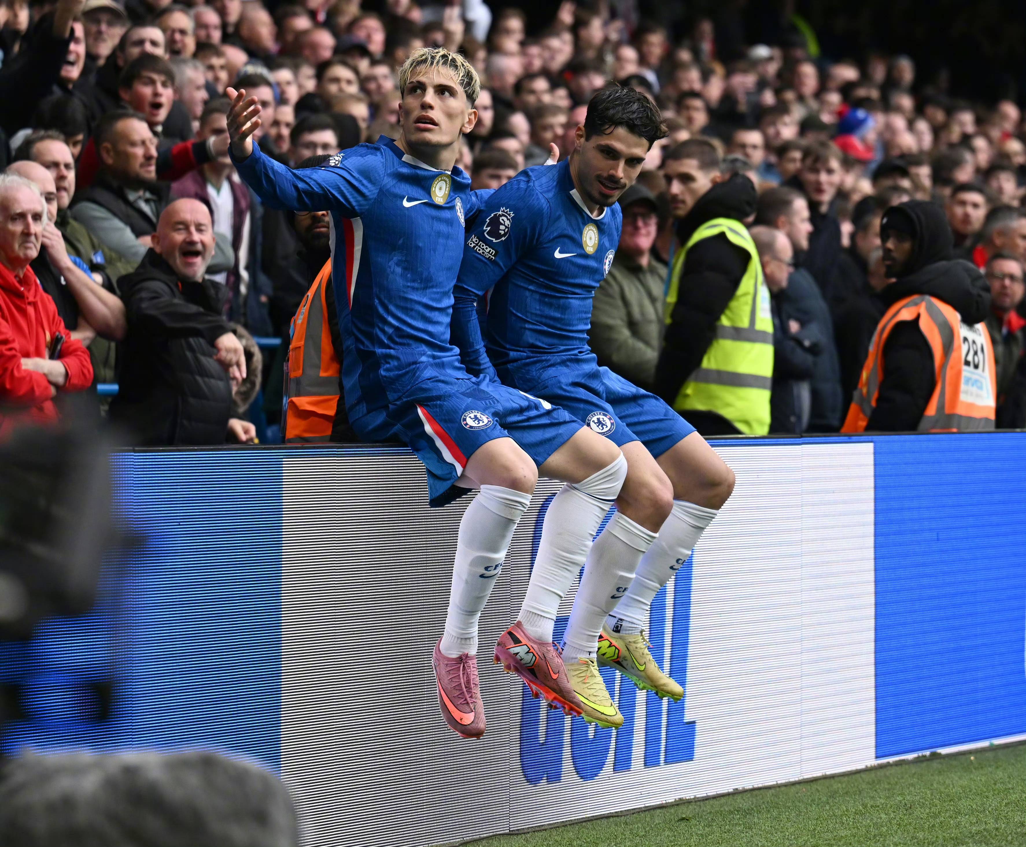 看看桑德兰如何打败了塞维利亚队 看看桑德兰如何打败了塞维利亚队