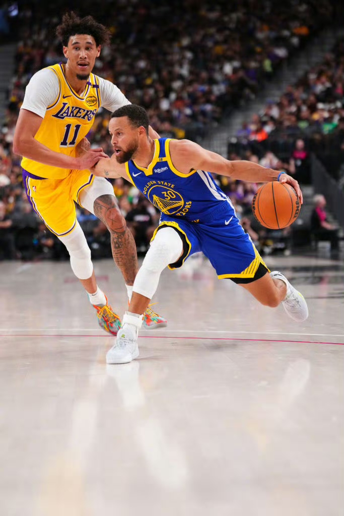 勇士击败老鹰,库里盖伊合砍分震惊全场的简单介绍 勇士击败老鹰,库里盖伊合砍分震惊全场的简单介绍