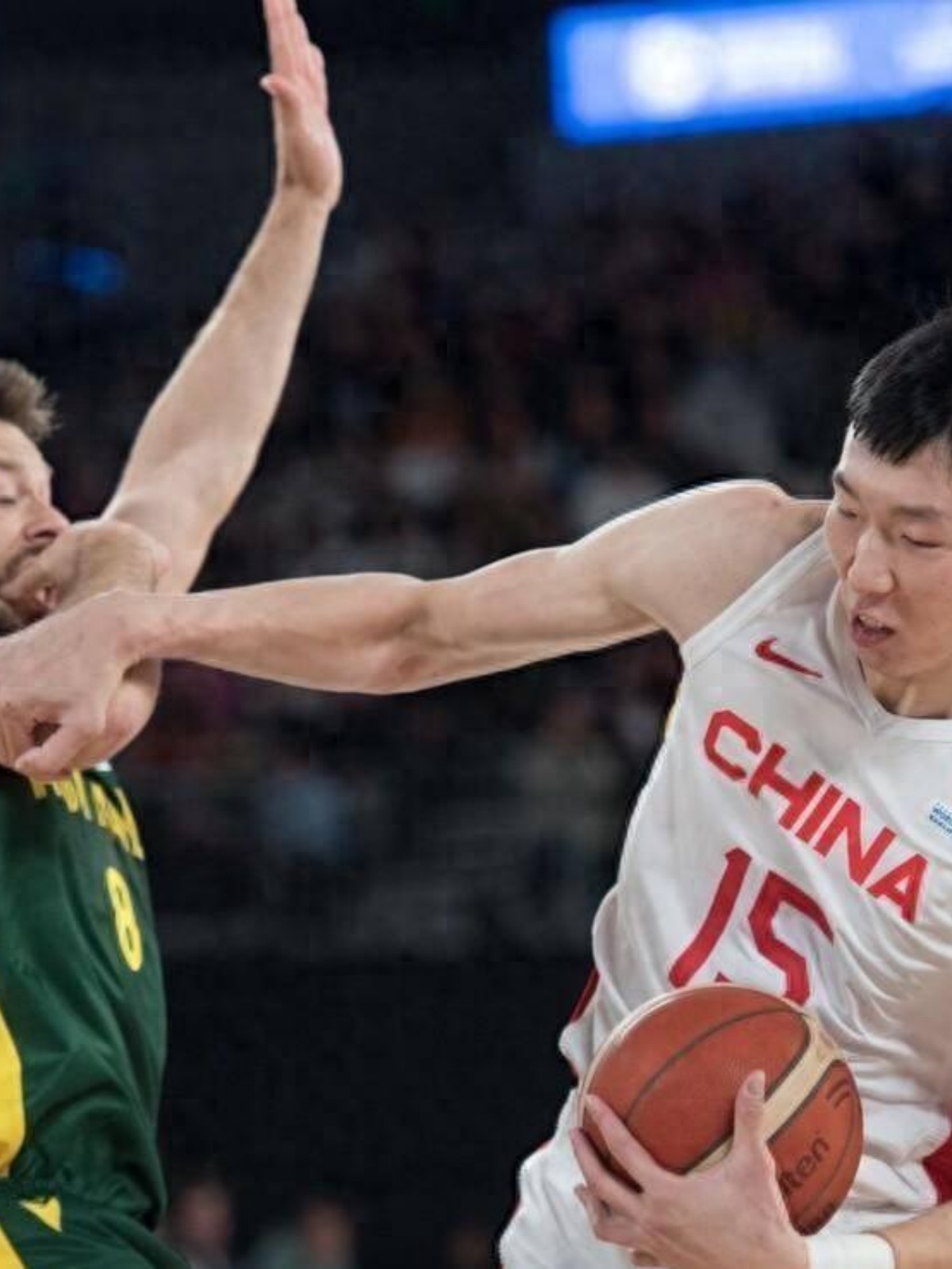 史诗级对决引发球迷疯狂,结果悬念重重的简单介绍 史诗级对决引发球迷疯狂,结果悬念重重的简单介绍