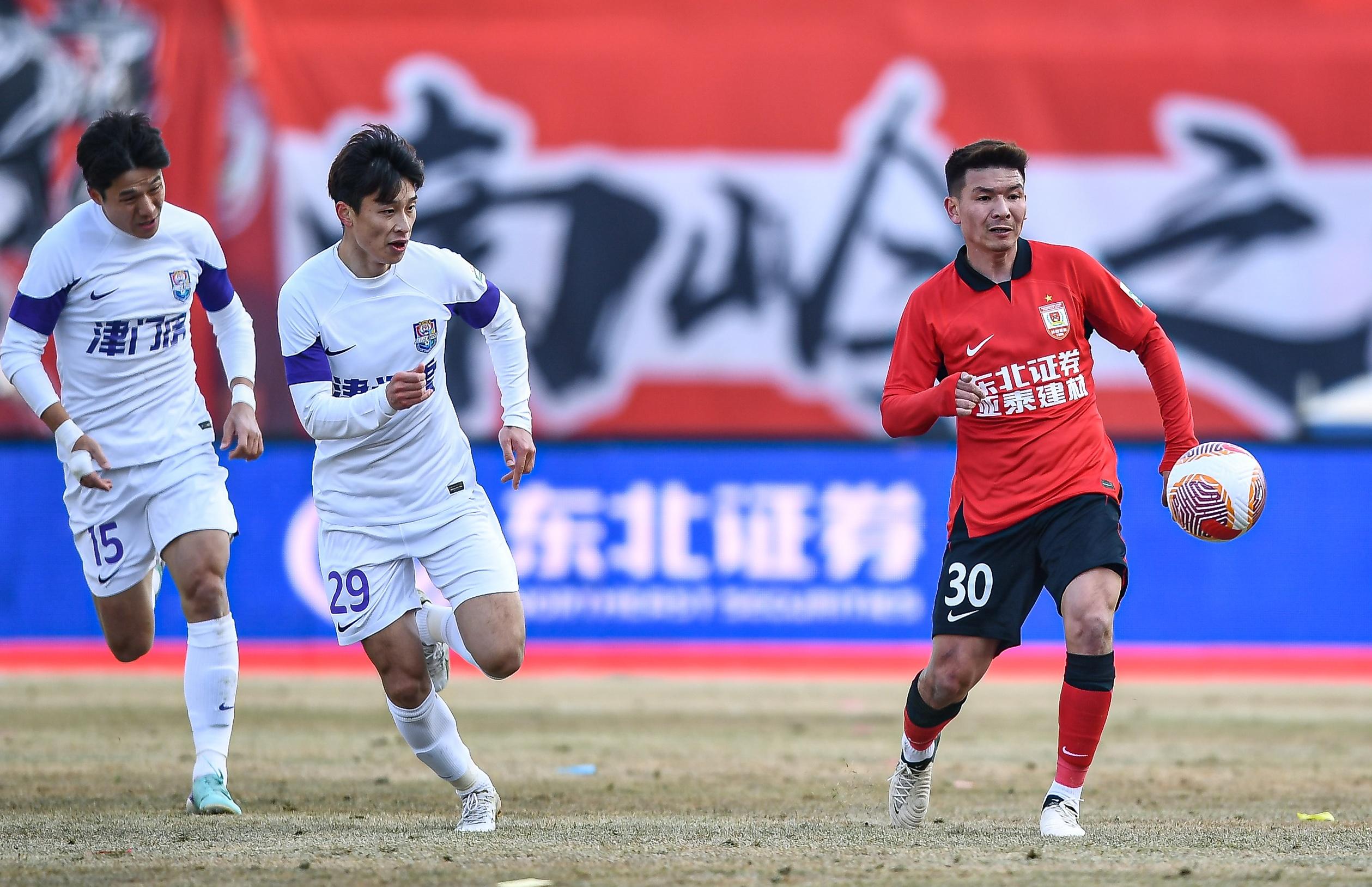 关于天津天津泰达将对阵八一队，备战资格赛的信息