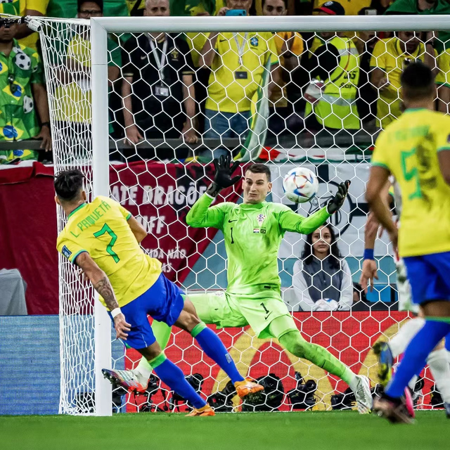 荷兰爆冷塞内加尔，内马尔打破历史纪录的简单介绍