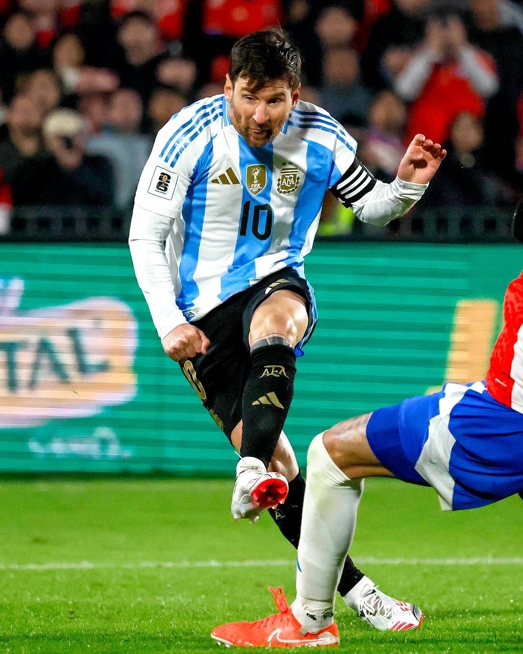 阿根廷选手在足球比赛中展现实力